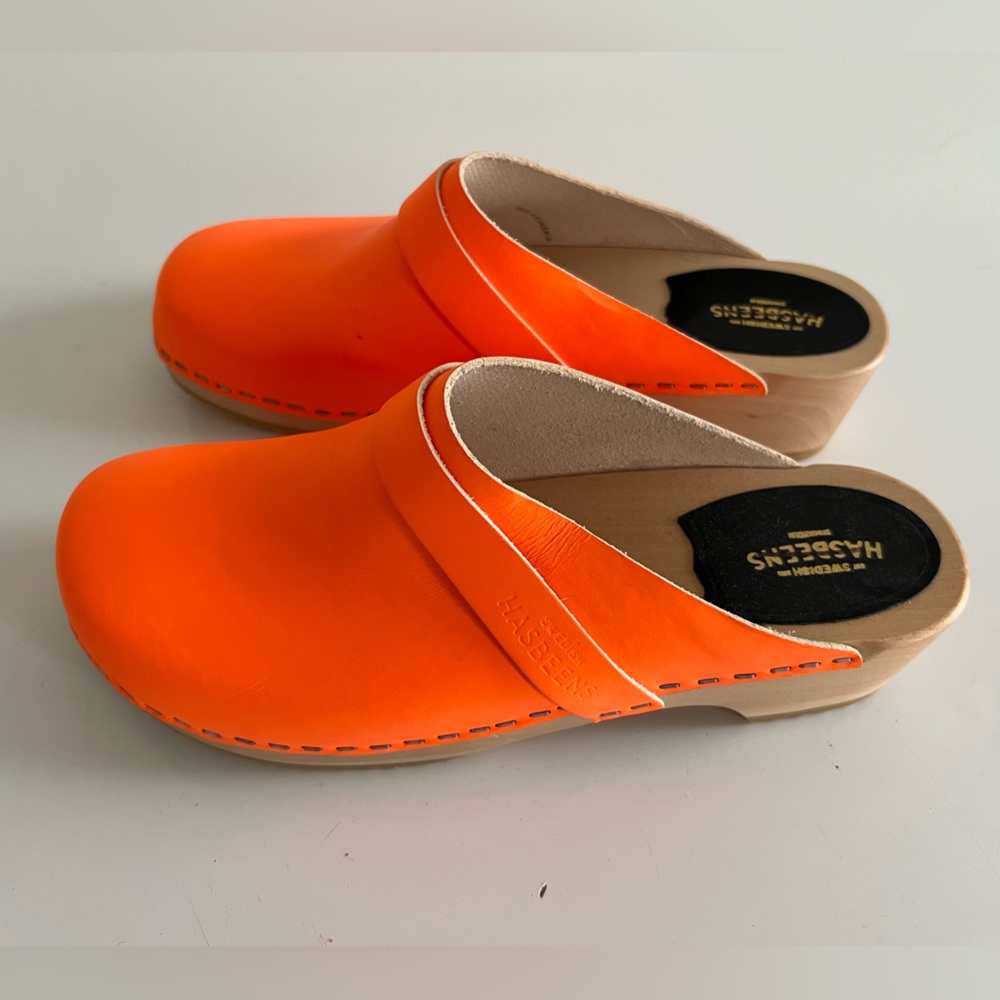 Gorgeous Swedish Hasbeen neon orange husband style clogs. NWOT